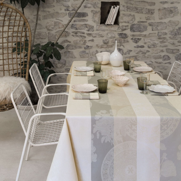 Nappe enduite LE JACQUARD FRANCAIS Fleurs Gourmandes craie - 4 tailles