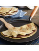 Crêpière en fonte Staub avec manche en bois