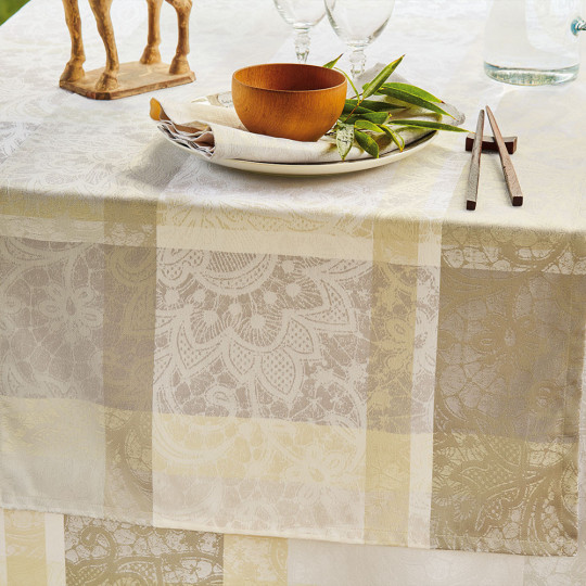 Chemin de table Mille dentelles naturel Garnier Thiebaut
