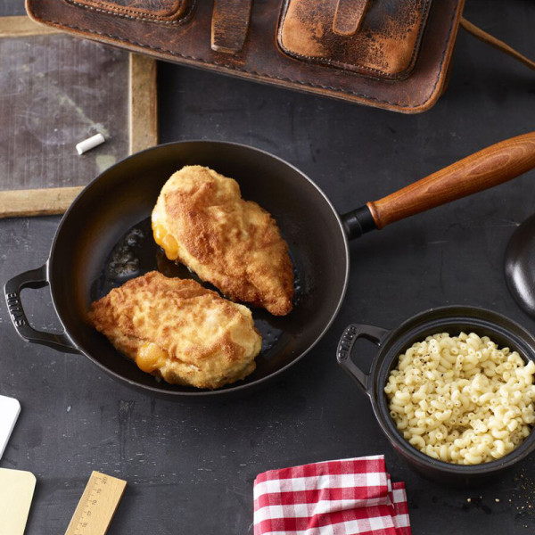 Poêle en fonte STAUB poignée - 24cm