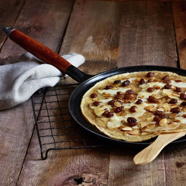 Crêpière en fonte STAUB manche bois 28cm