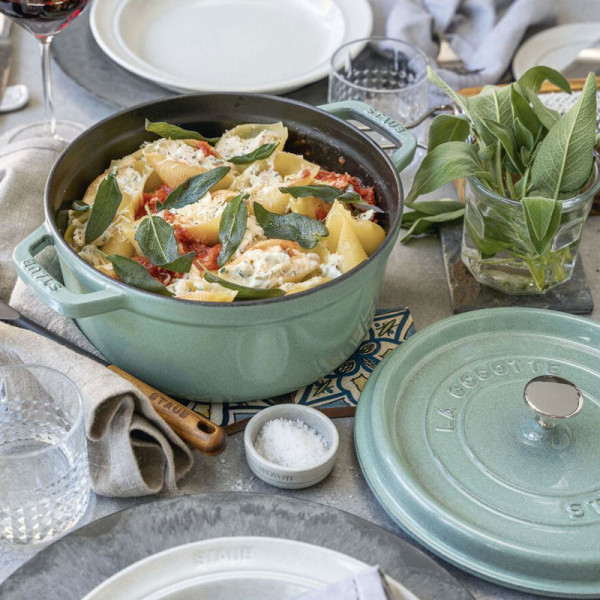 Cocotte STAUB en fonte Sauge - 2 tailles