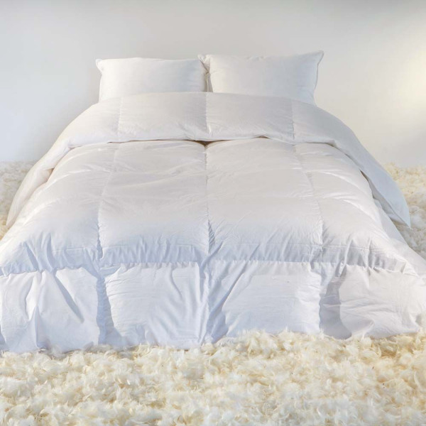 Couette chaude en duvet canard blanc grammage 330g/m2 - 6 tailles