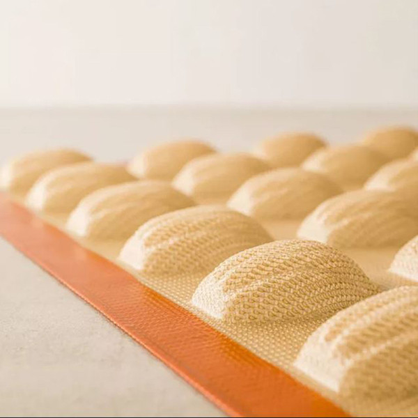 Moule à gâteau 28 mini madeleines SILPAT en silicone 40x30cm