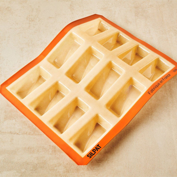 Moule à gâteau 12 barres torsadées SILPAT en silicone 40x30cm