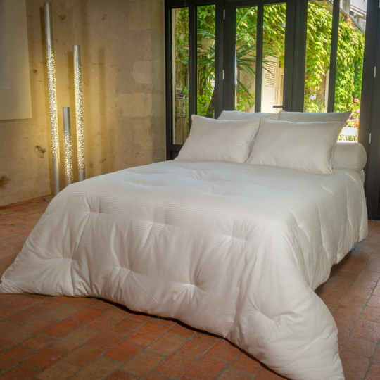 Couette LESTRA Fjord Grand Hôtel tempérée 250g/m² jumelable - 6 tailles