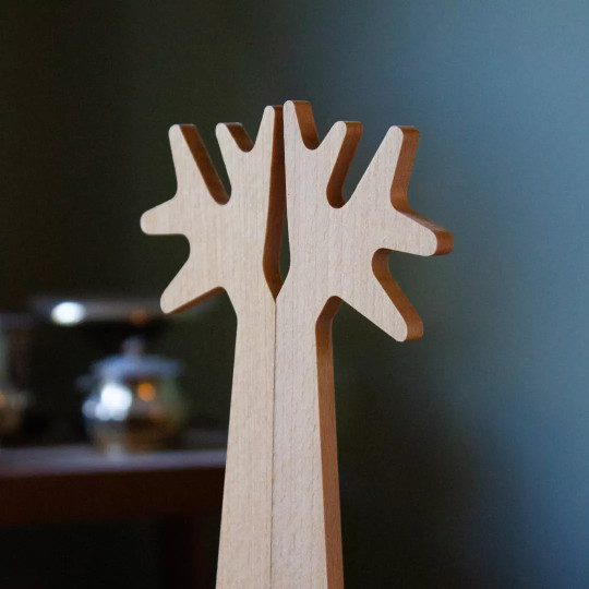 Couverts à salade en hêtre massif et leur socle