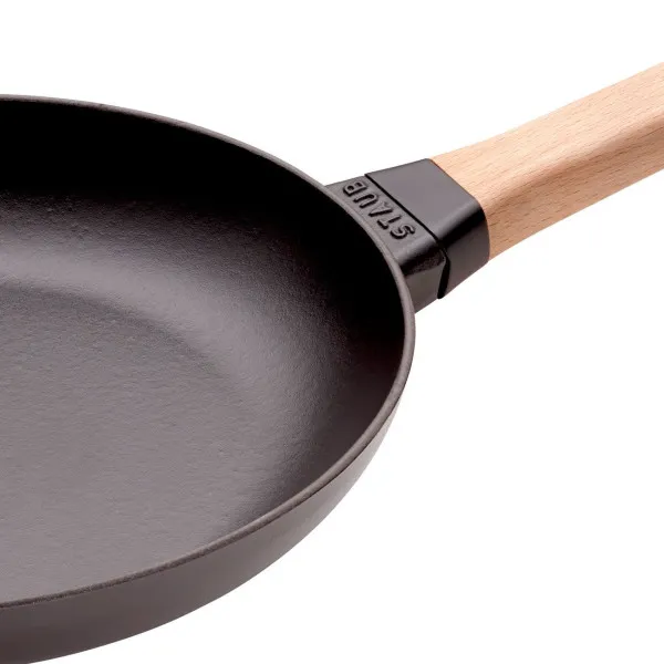 Poêle en fonte STAUB manche bois - 4 dimensions